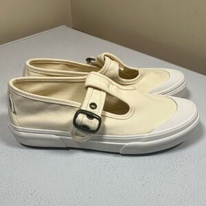 Vans Style 93 Mary Jane Women Size 7.5 Beige Canvas Buckle Shoes. New!